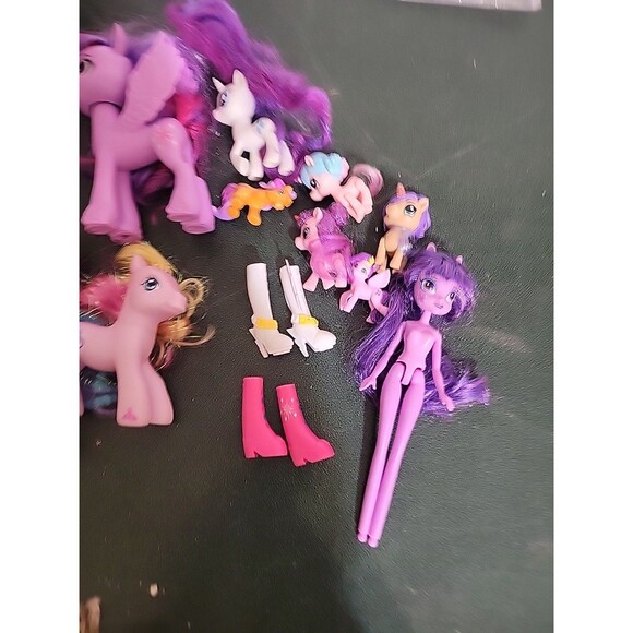 My Little Pony Assorted Sizes Pony  Equestria Doll shoes etc - Picture 7 of 13